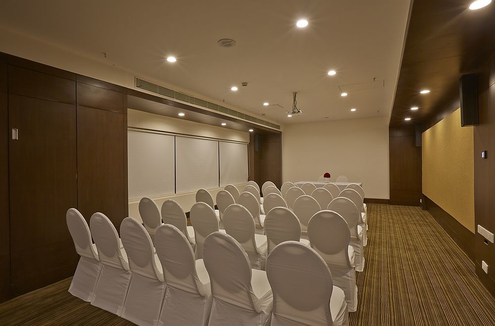 K10 Hotel ヴァドーダラー エクステリア 写真